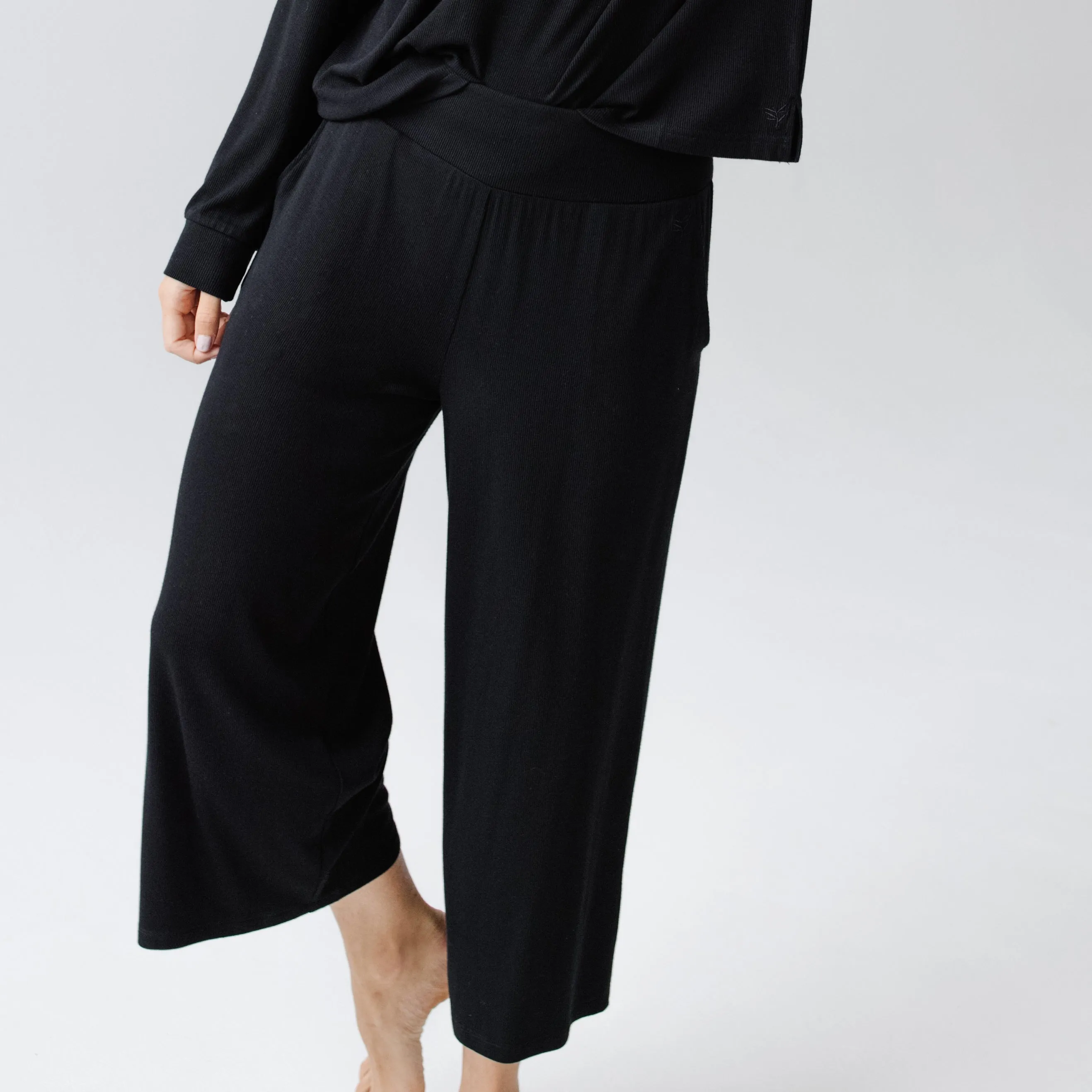 Womens Bamboo Rib-Knit Lounge Capri